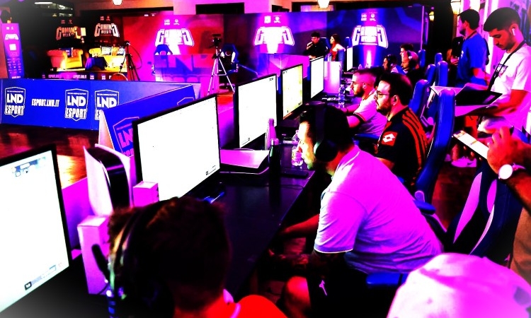 Rivoluzione eSport: l'impatto del calcio digitale griffato LND nei Club italiani